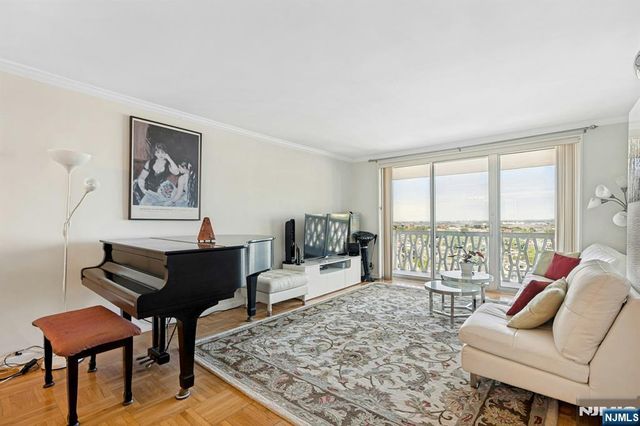 2000 Linwood Avenue 17X, Fort Lee, NJ 07024