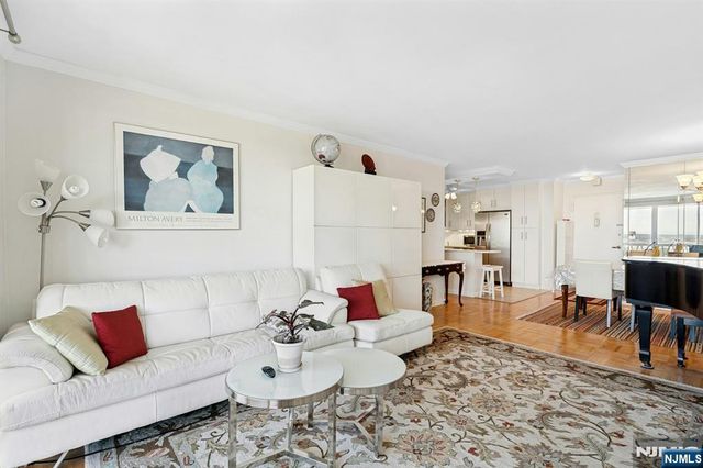2000 Linwood Avenue 17X, Fort Lee, NJ 07024