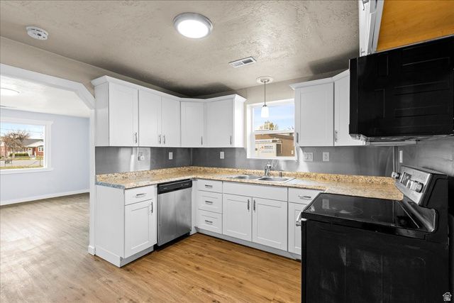 40 E MAIN ST, Grantsville, UT 84029