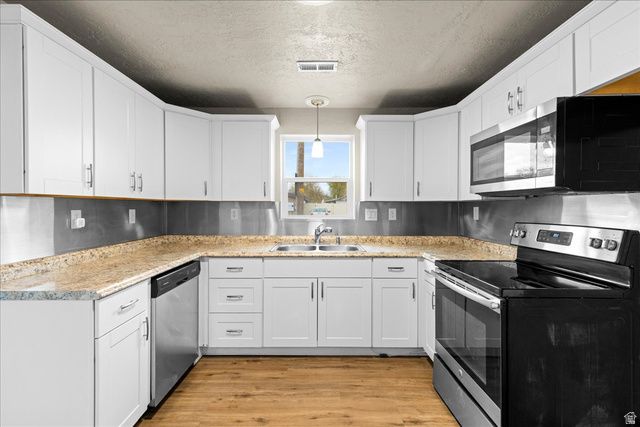 40 E MAIN ST, Grantsville, UT 84029