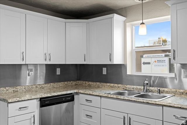 40 E MAIN ST, Grantsville, UT 84029