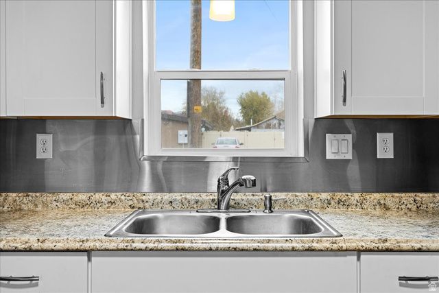 40 E MAIN ST, Grantsville, UT 84029