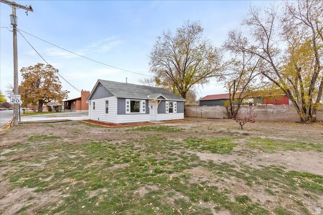 40 E MAIN ST, Grantsville, UT 84029
