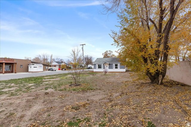 40 E MAIN ST, Grantsville, UT 84029