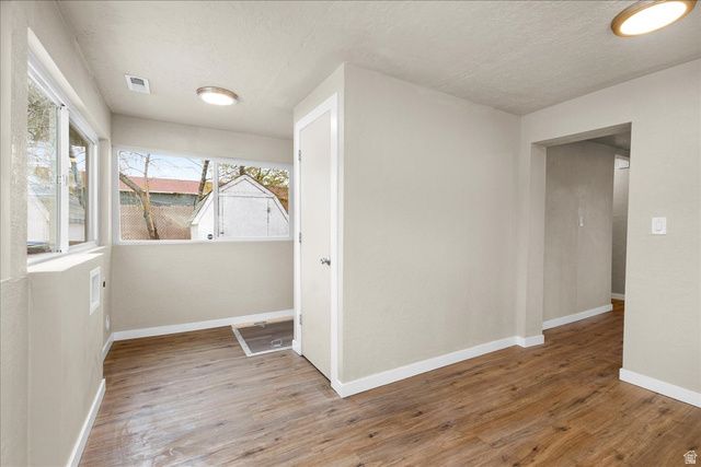 40 E MAIN ST, Grantsville, UT 84029