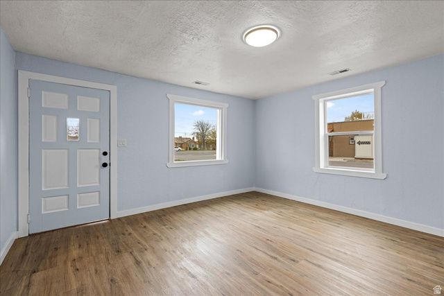 40 E MAIN ST, Grantsville, UT 84029