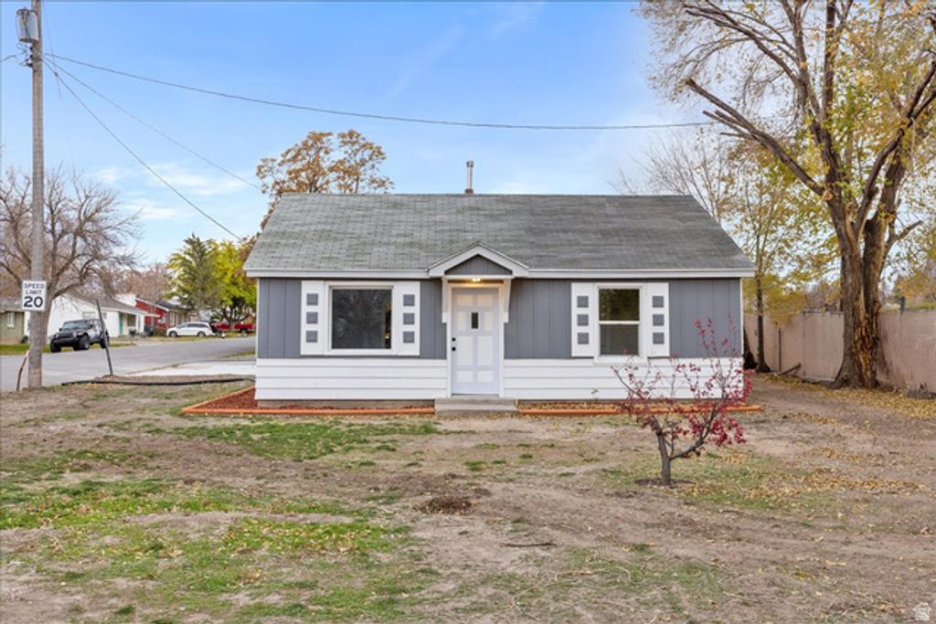 40 E MAIN ST, Grantsville, UT 84029