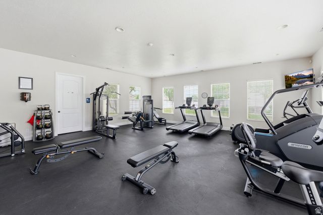 703 BUCKINGHAM DR, North Salt Lake, UT 84054