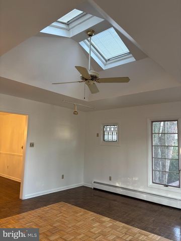 610 N GOVERNORS AVE, Dover, DE 19904