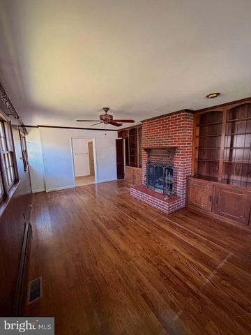 610 N GOVERNORS AVE, Dover, DE 19904