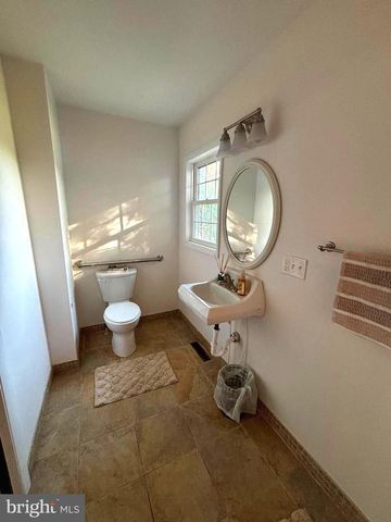 610 N GOVERNORS AVE, Dover, DE 19904