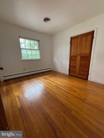 610 N GOVERNORS AVE, Dover, DE 19904