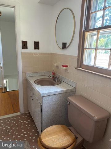 610 N GOVERNORS AVE, Dover, DE 19904