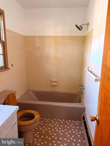610 N GOVERNORS AVE, Dover, DE 19904