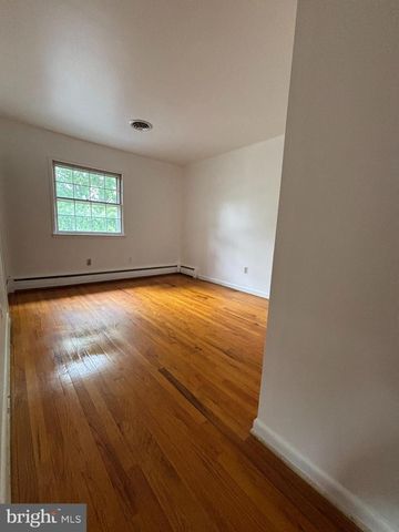 610 N GOVERNORS AVE, Dover, DE 19904