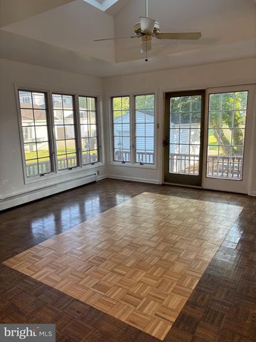 610 N GOVERNORS AVE, Dover, DE 19904
