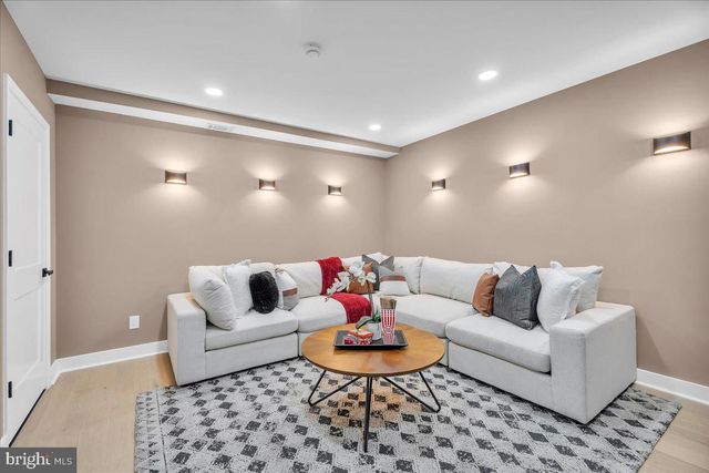 1126 MIFFLIN ST, Philadelphia, PA 19148