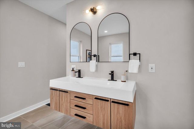 1126 MIFFLIN ST, Philadelphia, PA 19148