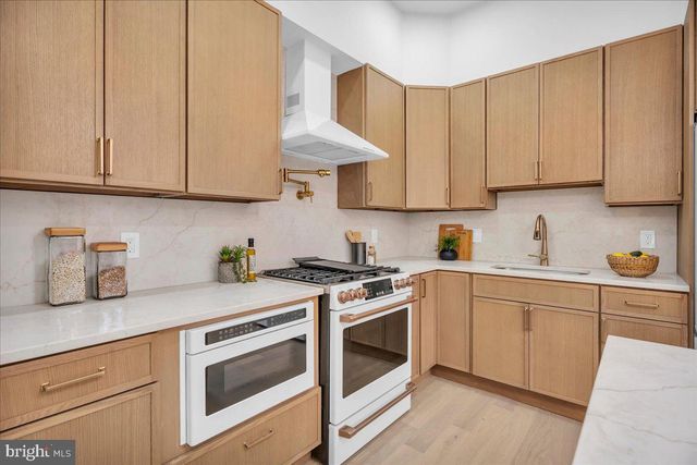 1126 MIFFLIN ST, Philadelphia, PA 19148