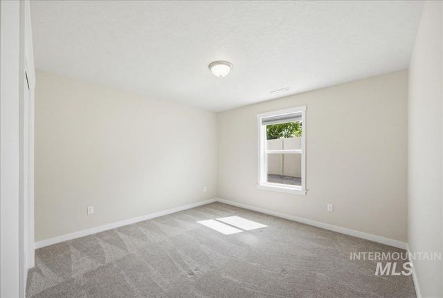 3904 E Berwick Dr, Nampa, ID 83687