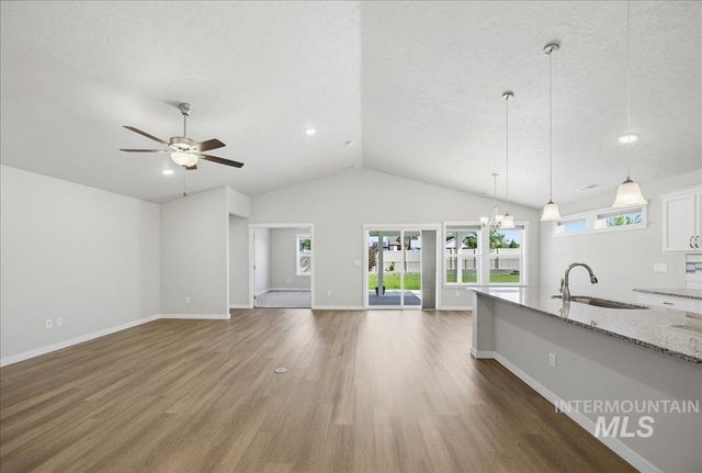 3904 E Berwick Dr, Nampa, ID 83687