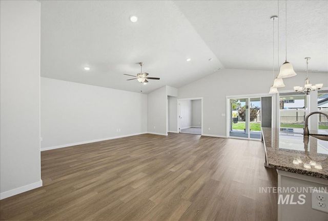 3904 E Berwick Dr, Nampa, ID 83687