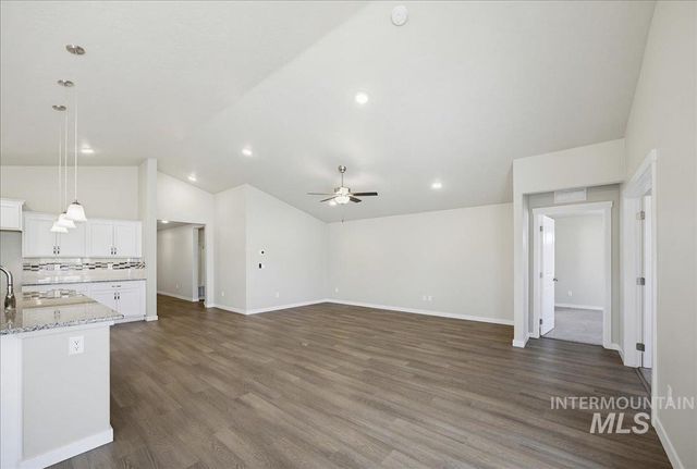 3904 E Berwick Dr, Nampa, ID 83687