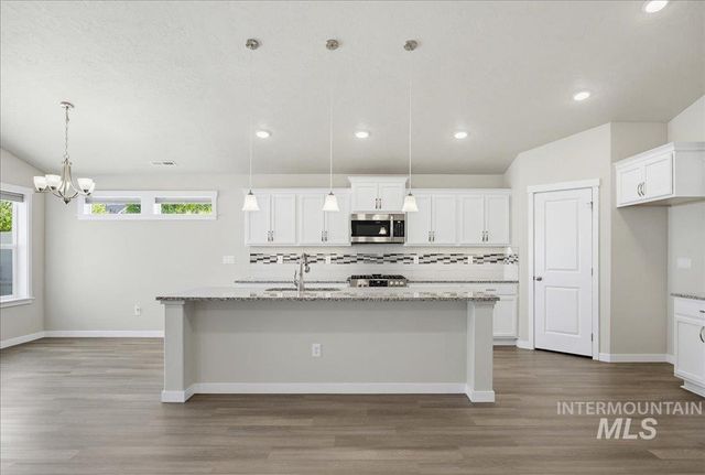 3904 E Berwick Dr, Nampa, ID 83687