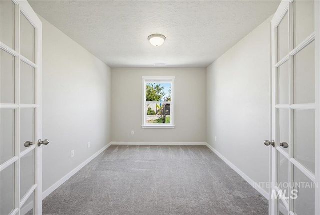 3904 E Berwick Dr, Nampa, ID 83687