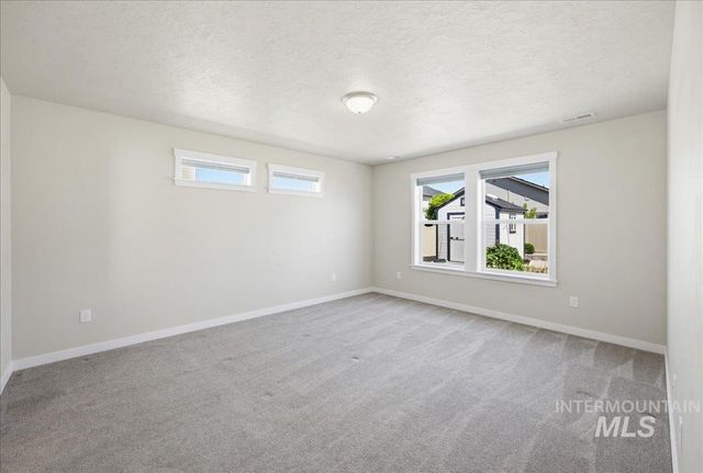 3904 E Berwick Dr, Nampa, ID 83687