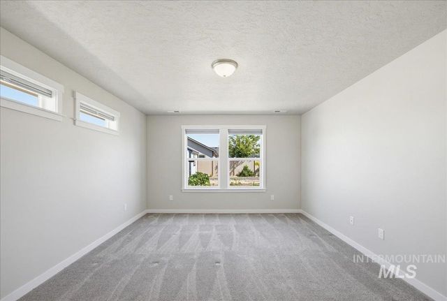 3904 E Berwick Dr, Nampa, ID 83687