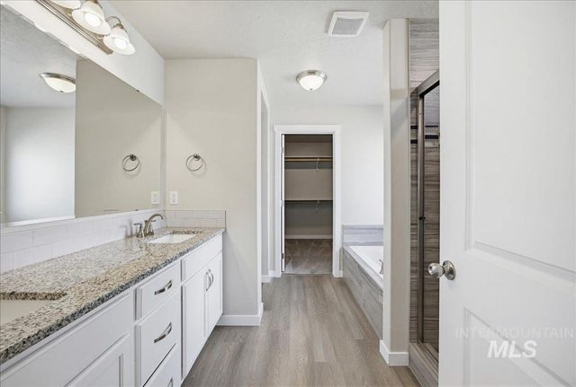 3904 E Berwick Dr, Nampa, ID 83687