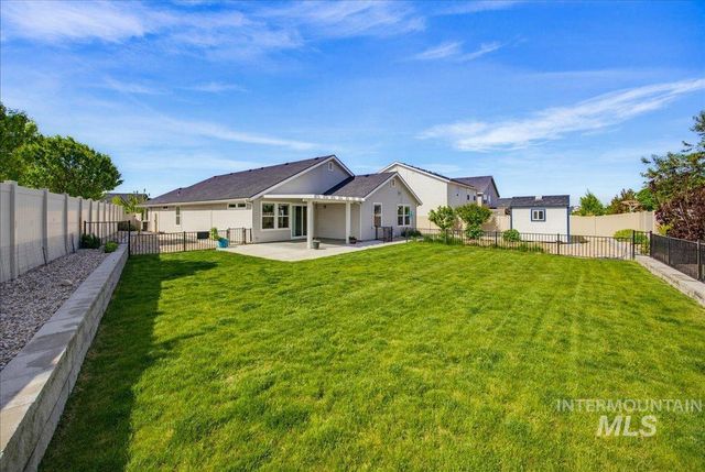 3904 E Berwick Dr, Nampa, ID 83687
