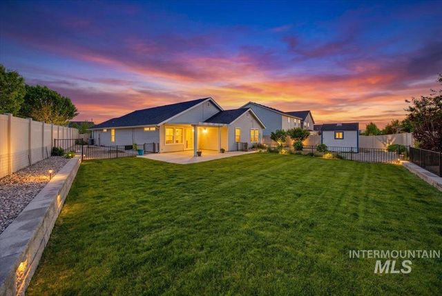 3904 E Berwick Dr, Nampa, ID 83687