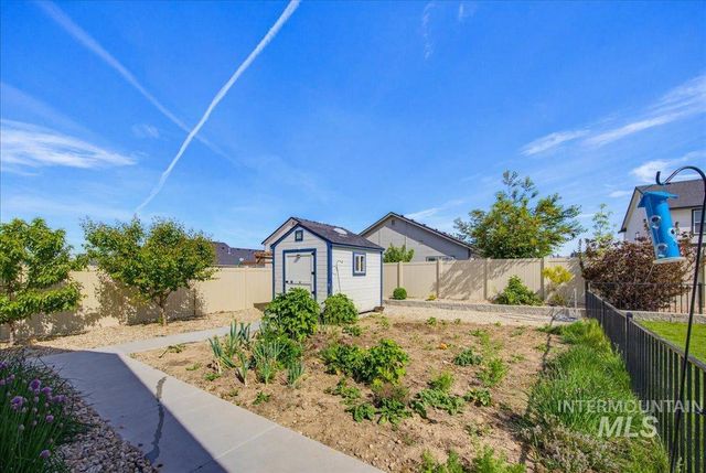 3904 E Berwick Dr, Nampa, ID 83687