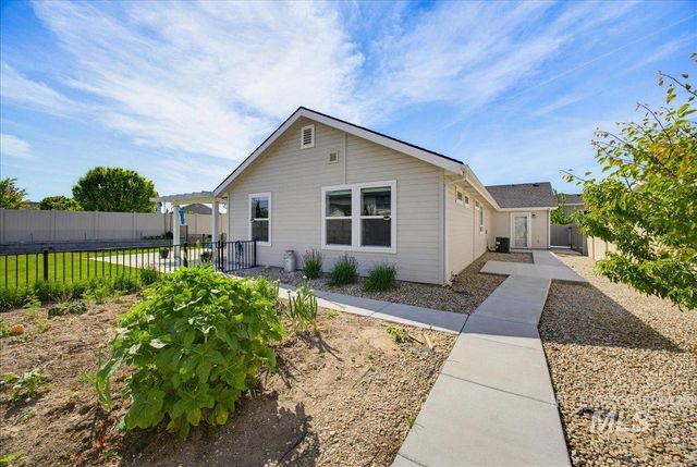 3904 E Berwick Dr, Nampa, ID 83687