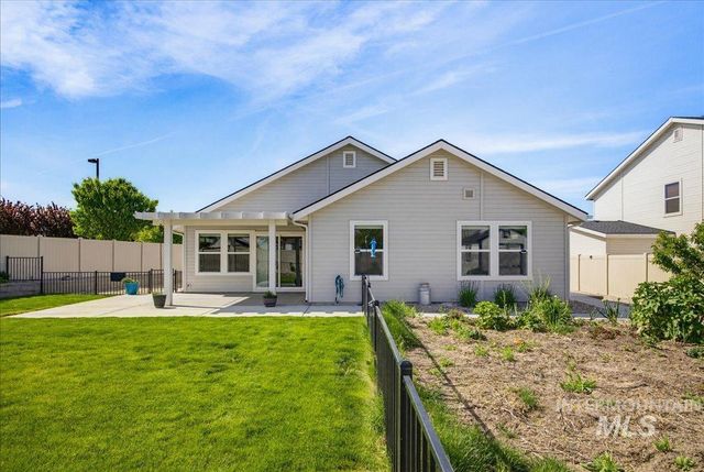 3904 E Berwick Dr, Nampa, ID 83687