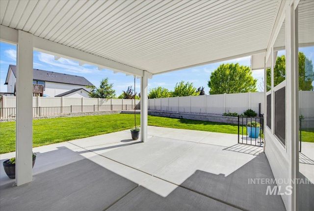 3904 E Berwick Dr, Nampa, ID 83687