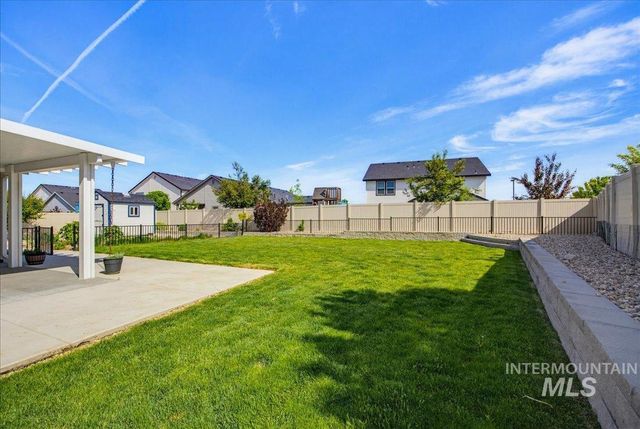 3904 E Berwick Dr, Nampa, ID 83687
