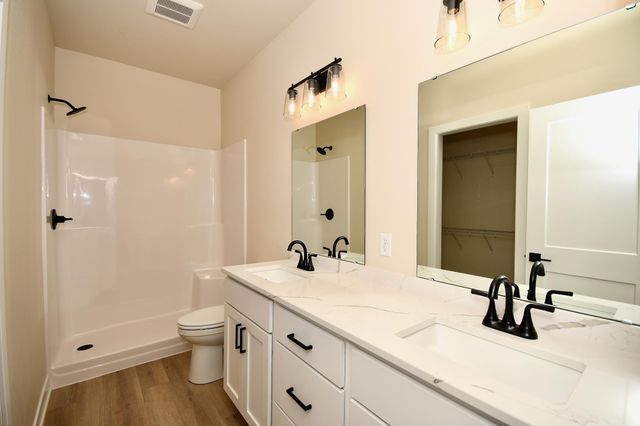 6282 87th Avenue S, Horace, ND 58047