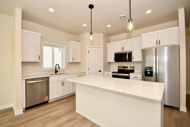 6282 87th Avenue S, Horace, ND 58047