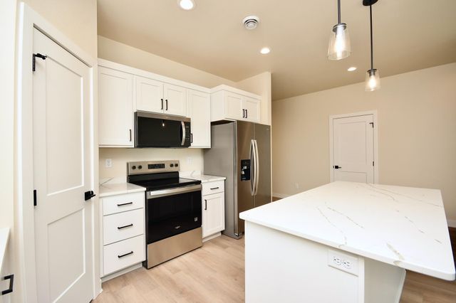 6282 87th Avenue S, Horace, ND 58047