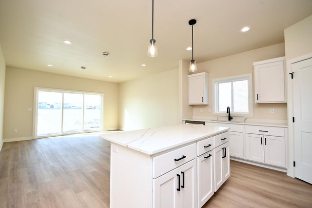 6282 87th Avenue S, Horace, ND 58047