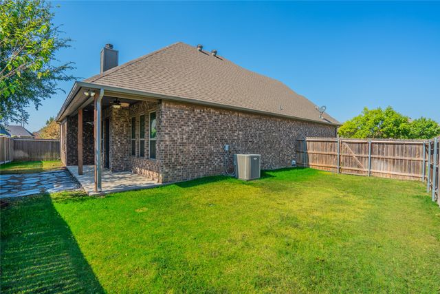 3005 Dry Creek Court, Decatur, TX 76234