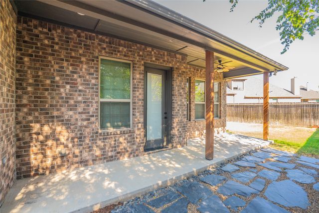 3005 Dry Creek Court, Decatur, TX 76234
