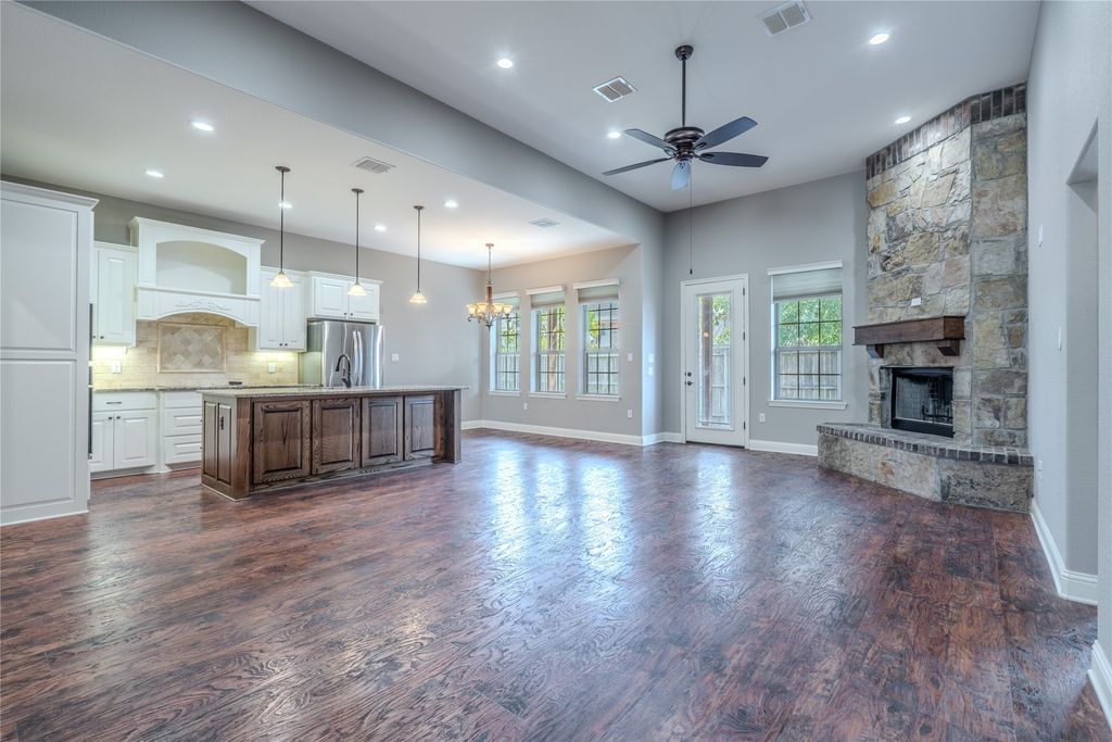 3005 Dry Creek Court, Decatur, TX 76234 — photo 2