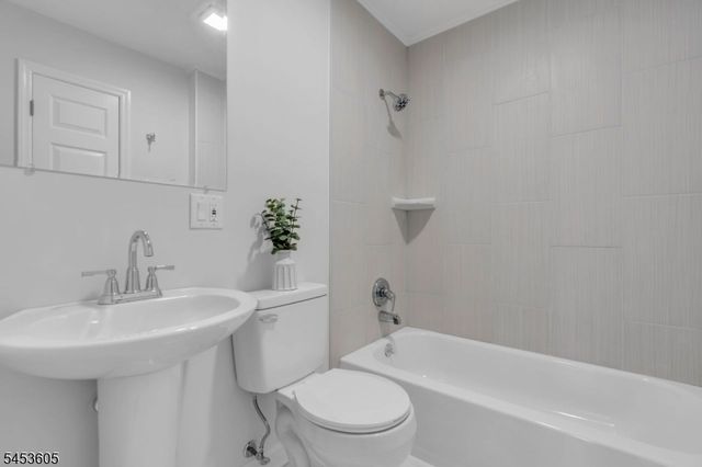 16 Alden Terrace, Mount Olive Twp., NJ 07836
