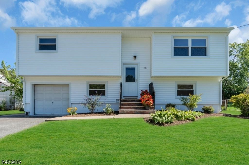 16 Alden Terrace, Mount Olive Twp., NJ 07836