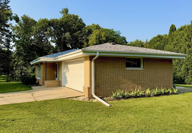 W140N7250 Lilly ROAD, Menomonee Falls, WI 53051