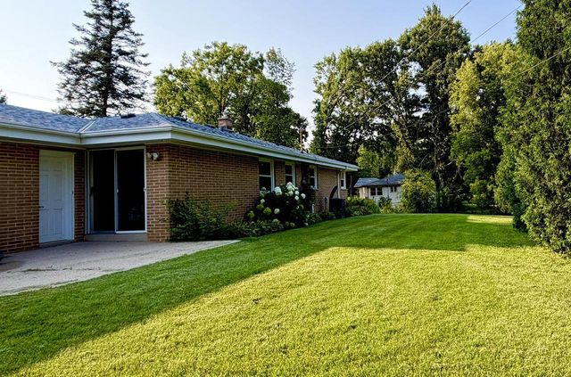 W140N7250 Lilly ROAD, Menomonee Falls, WI 53051
